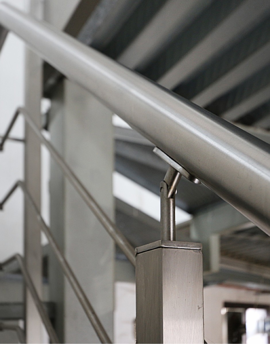 carpenteria metallica specializzata in taglio laser a Ghemme - Vendramini Fernando Srls